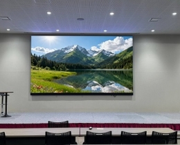 某集團公司會議室小間距高清全彩LED顯示屏